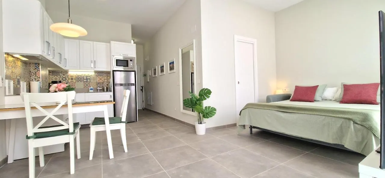 Malaga Lodge Apartments